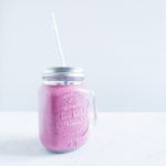 Forfriskende sommersmoothie med ribs og solbær