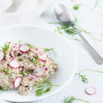 Klassisk tunsalat med dild og rødløg