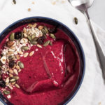 Opskrift på rødbedesmoothie med bær