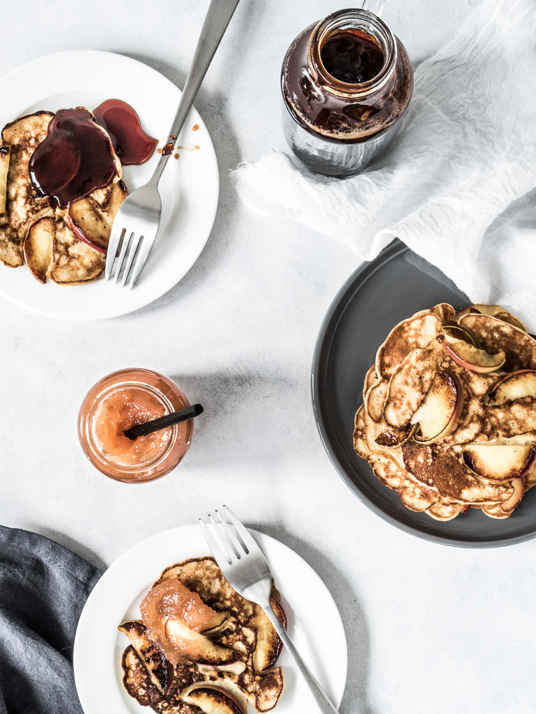 Sunde æblepandekager med fuldkorn og havregryn