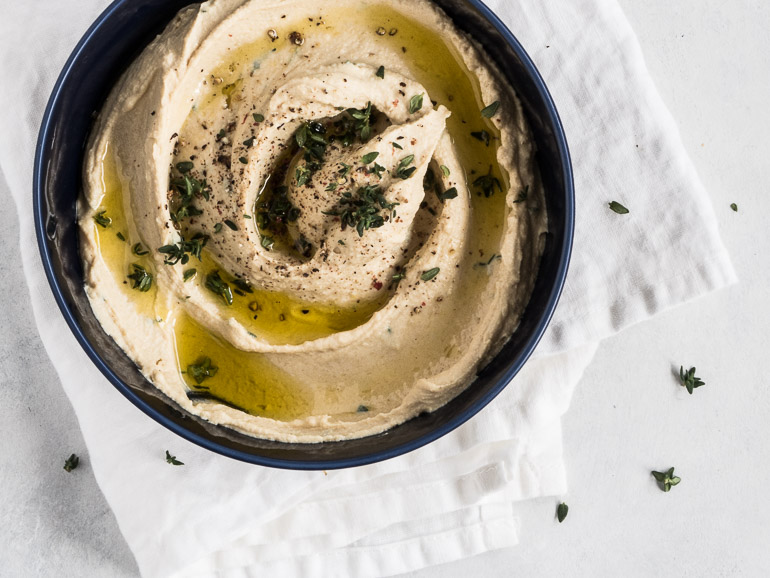 Hummus med feta og timian