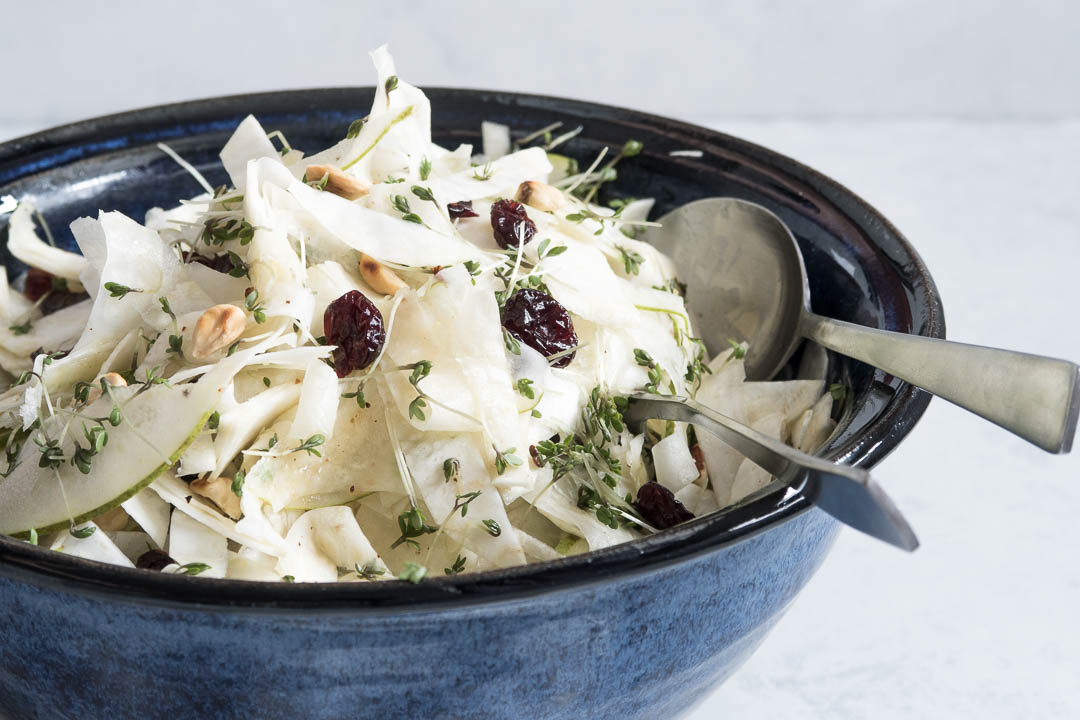 Salat med knoldselleri og pære - opskrift på vintersalat