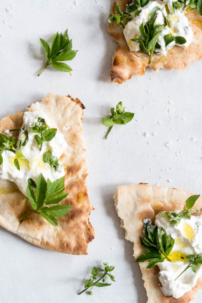 Sprøde fladbrød med urter - tapas