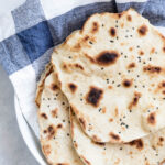 Pandestegte fladbrød - nem opskrift på naan brød