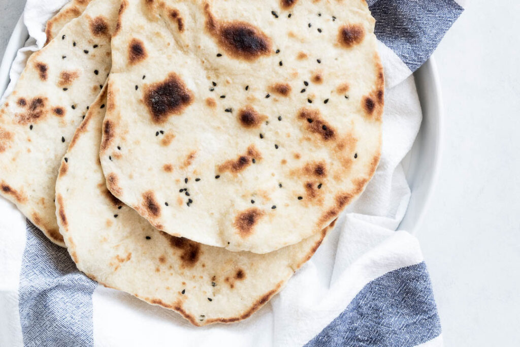 Naanbrød - opskrift på nemme, pandestegte naan