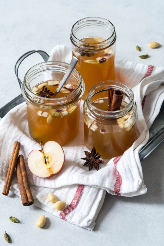 Æblegløgg med kanel og kardemomme - alkoholsfri opskrift på gløgg